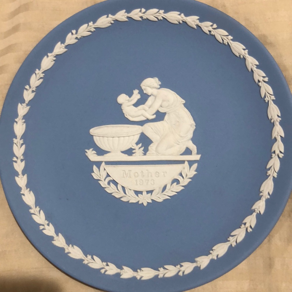 Beautiful wedgwood plate